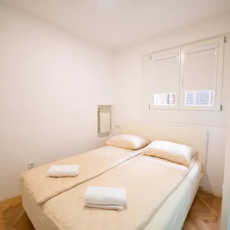 Four Seasons Lägenhet