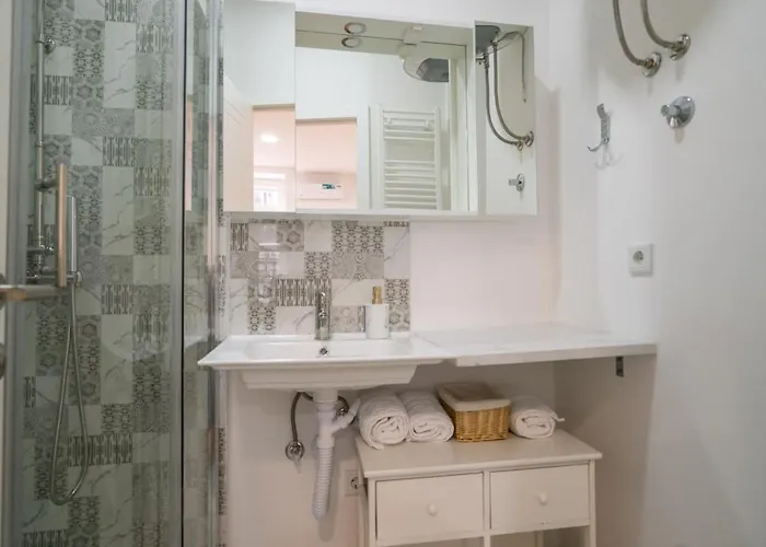 Four Seasons Apartment