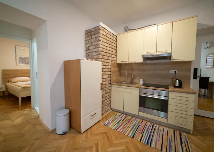 Four Seasons Apartment