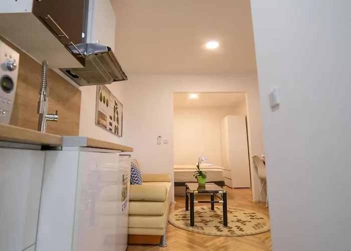 Apartment Four Seasons