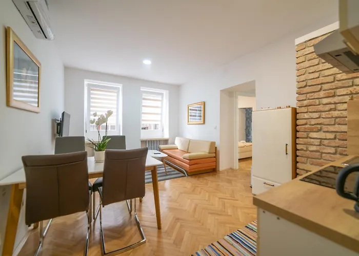 Apartment Four Seasons