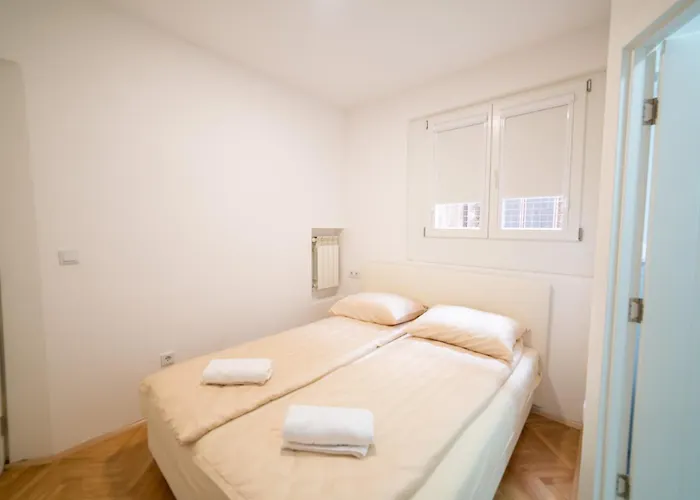 Four Seasons Apartment