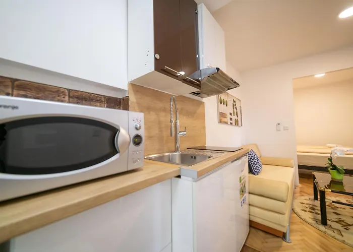 Apartment Four Seasons