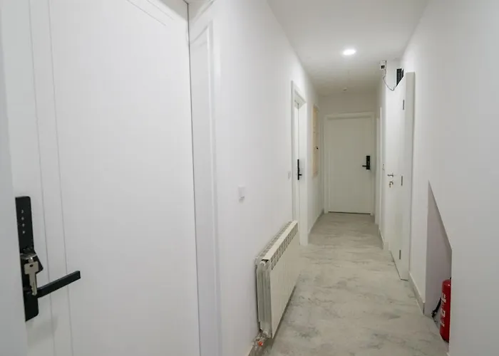 Four Seasons Apartment *